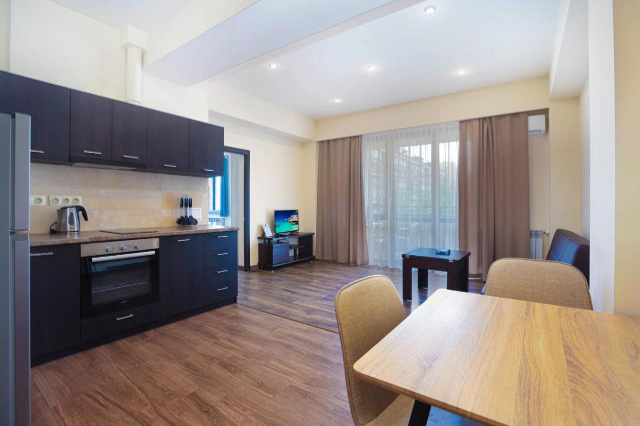 Stay Inn-Apartments On Koghbatsi 16 Erivan Dış mekan fotoğraf