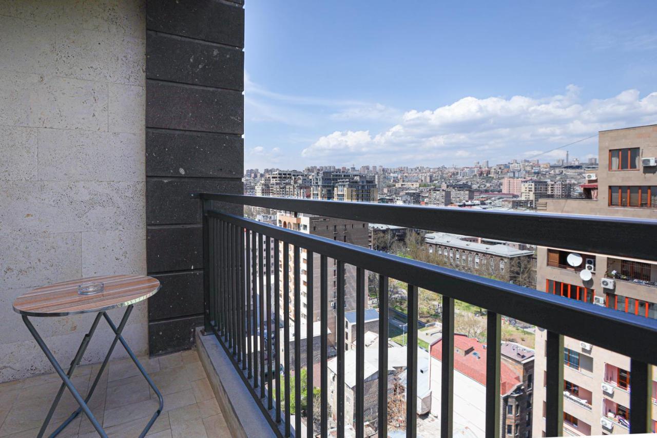 Stay Inn-Apartments On Koghbatsi 16 Erivan Dış mekan fotoğraf