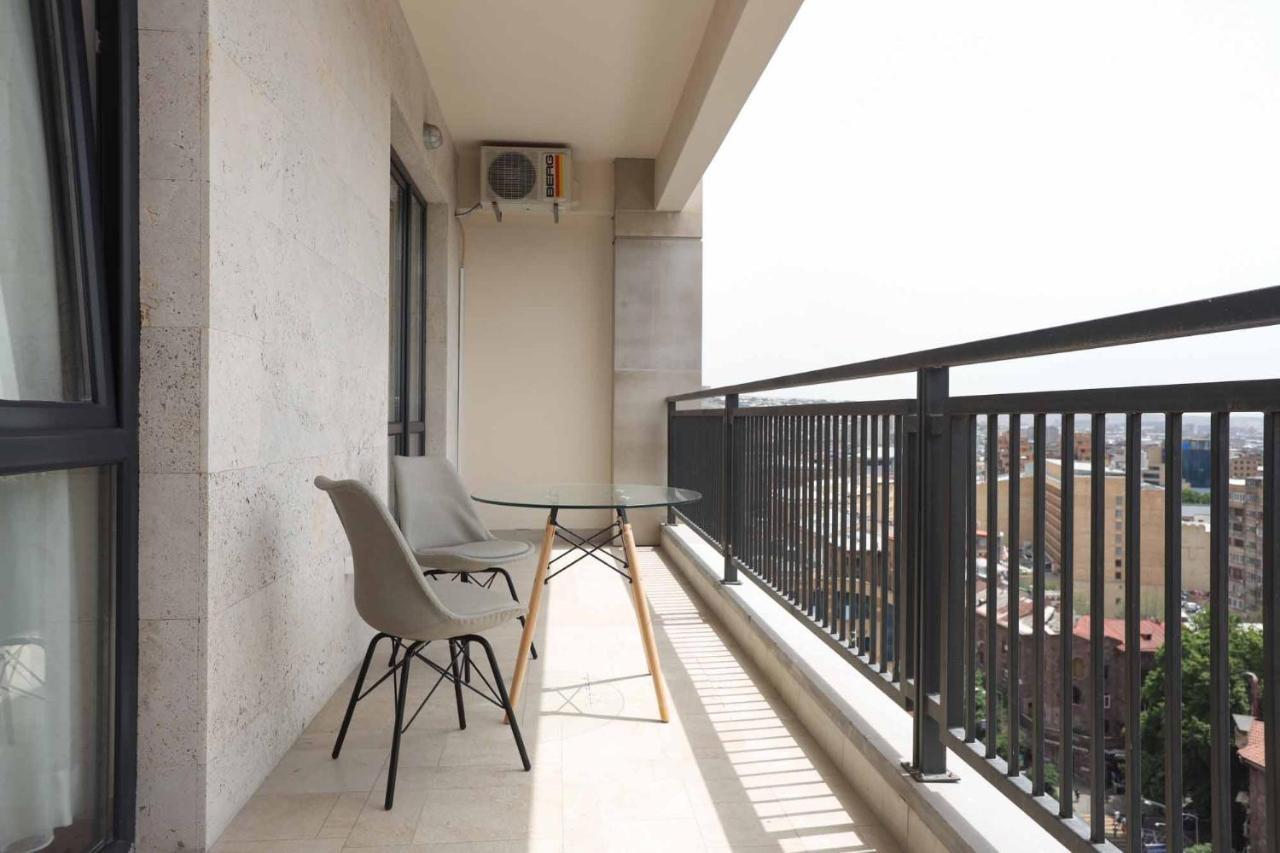 Stay Inn-Apartments On Koghbatsi 16 Erivan Dış mekan fotoğraf