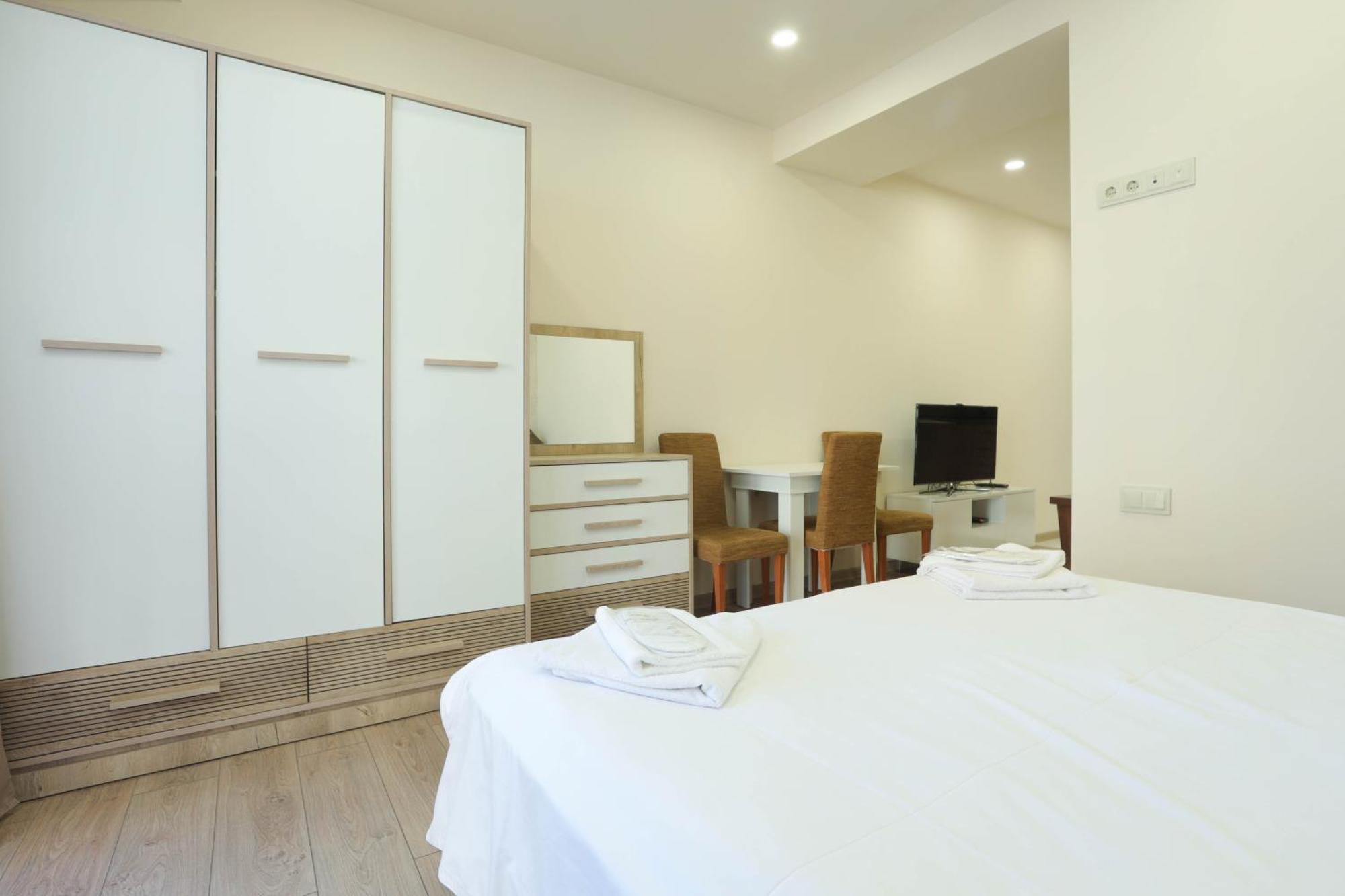 Stay Inn-Apartments On Koghbatsi 16 Erivan Dış mekan fotoğraf