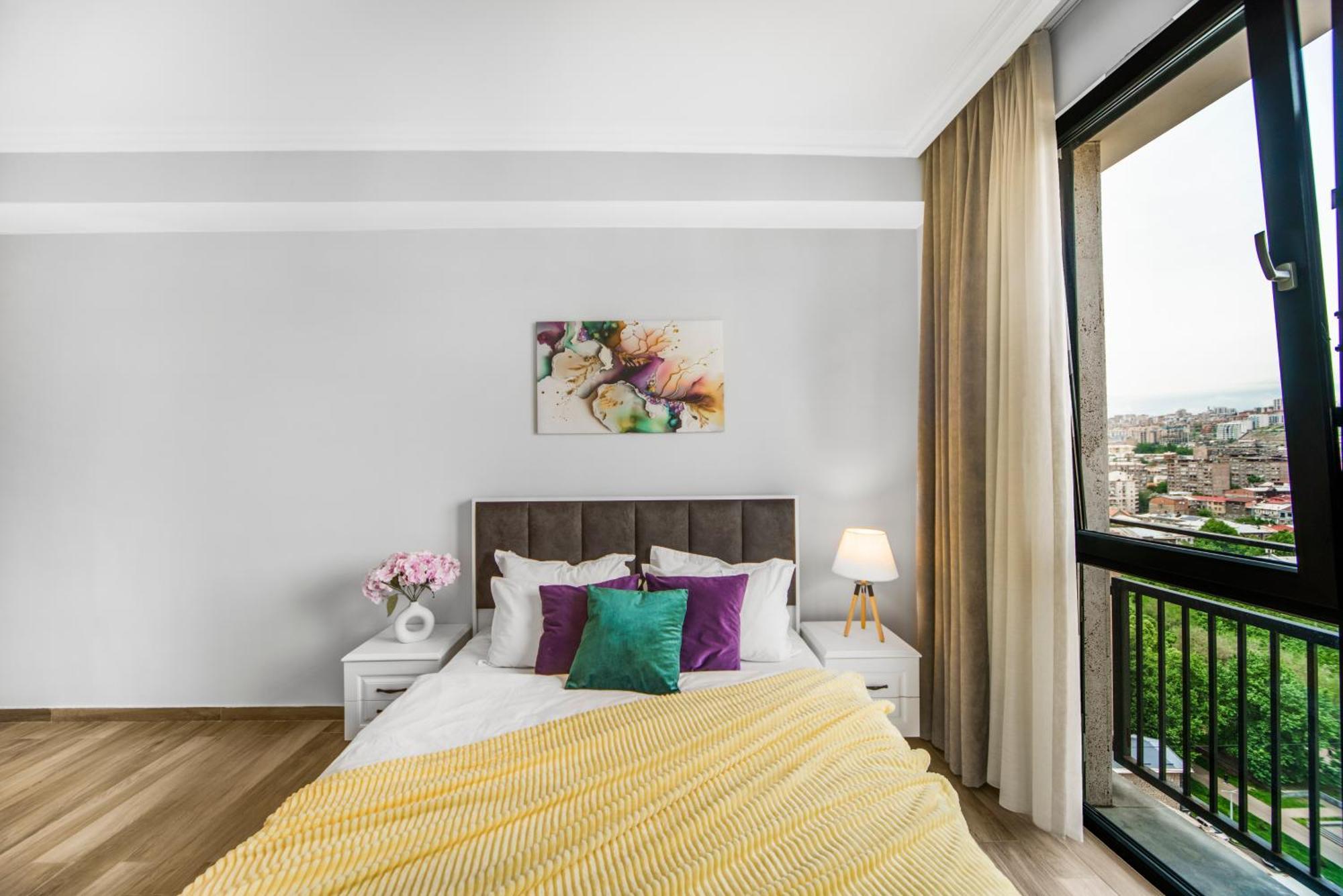 Stay Inn-Apartments On Koghbatsi 16 Erivan Dış mekan fotoğraf
